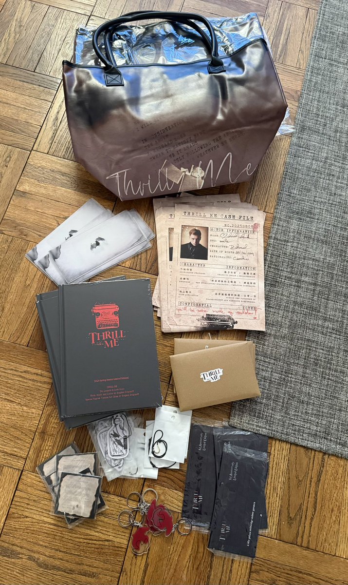 New THRILL ME merchandise, straight from the souvenir booth at the Great Theatre of China!  I am running out of room but I love it all!  @concordshows <a href="/BwayLicensing/">Broadway Licensing Global</a> @concordukshows <a href="/thrillmejp/">ミュージカル『スリル・ミー』日本版公式</a> <a href="/heavenmania_/">해븐마니아</a> #thrillmethemusical #スリルミー #쓰릴미 #危险游戏