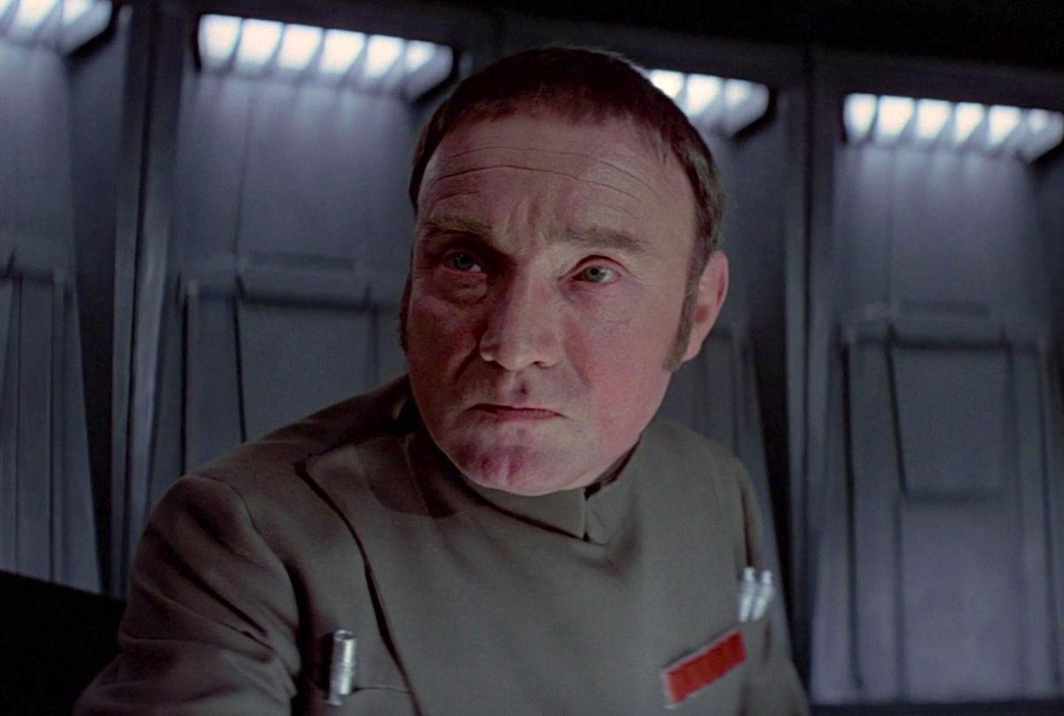 26 Ağustos vesilesiyle TRT'nin efsanevi Kurtuluş dizisinin 6. bölümünü izlerken farkettim: Lord Curzon'u canlandıran İngiliz aktör Don Henderson, Star Wars IV'deki General Taggi'ymiş.