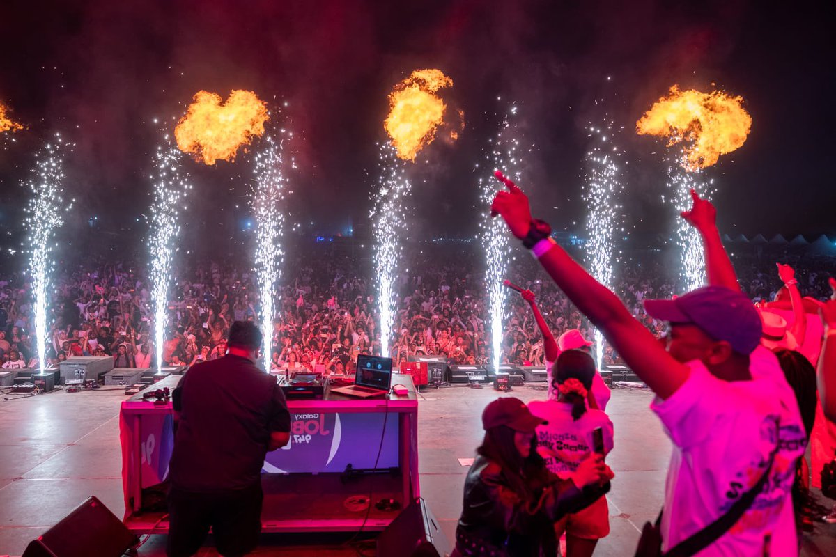 _kearamz's tweet image. #Ad Who’s ready to come for some fun at the Galaxy 947 Joburg Day?? 😁 Say less coz @SamsungMobileSA is pulling through with the vibes on the 6th of September 💃🏽 Bring your crew, get there early and come say Hi at our Galaxy Hangout. Don’t miss out! 
🎫 ticketmaster.co.za/artist/galaxy-…