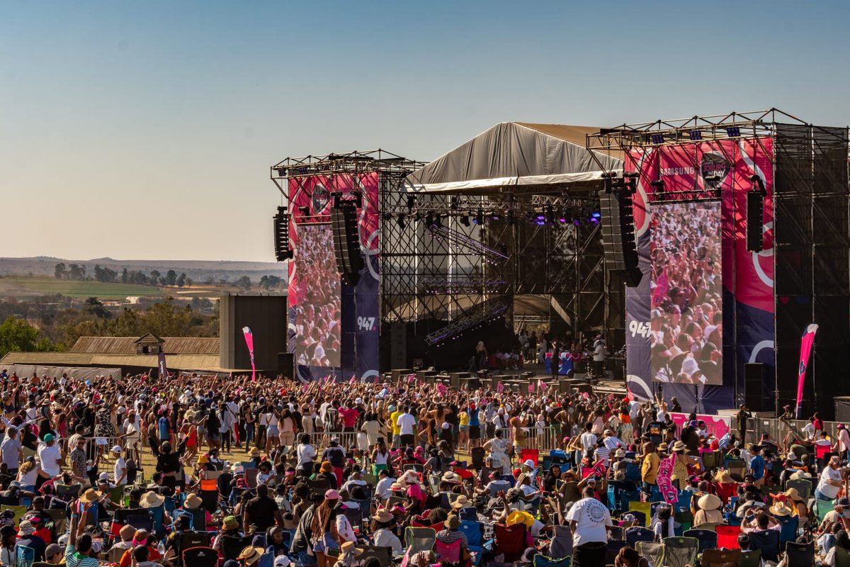 _kearamz's tweet image. #Ad Who’s ready to come for some fun at the Galaxy 947 Joburg Day?? 😁 Say less coz @SamsungMobileSA is pulling through with the vibes on the 6th of September 💃🏽 Bring your crew, get there early and come say Hi at our Galaxy Hangout. Don’t miss out! 
🎫 ticketmaster.co.za/artist/galaxy-…