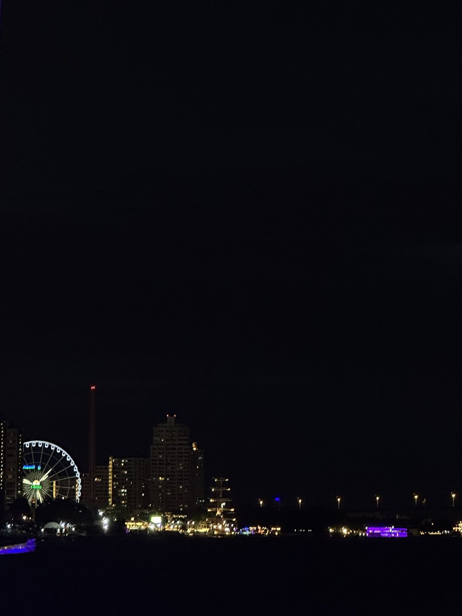wayvay_w's tweet photo. 🌃🌃🌃 https://t.co/UYVHReW76t