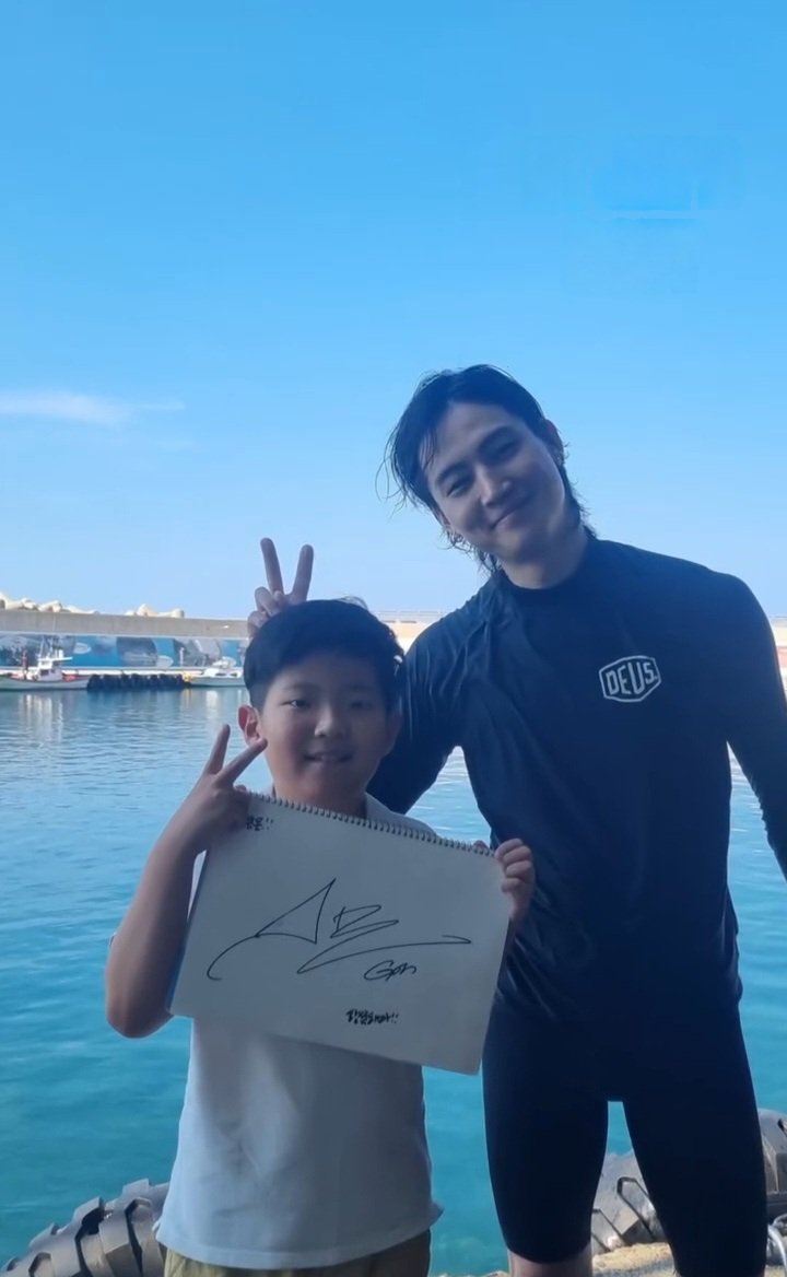 JAY B as a diver already has one faithful young fan