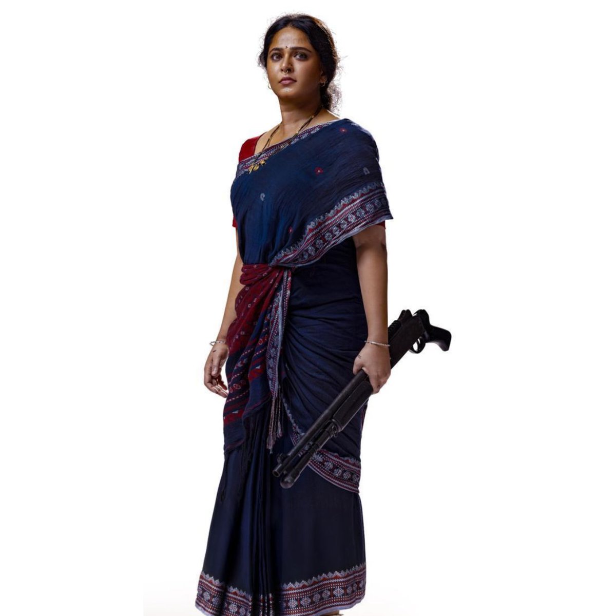 Anushka Trends (@trendsanushka) on Twitter photo From the photoshoot 🤩💥
Only 9 days to go and #GhaatiThirdSingle announcement soon ✨
#AnushkaShetty <a href="/MsAnushkaShetty/">Anushka Shetty</a>
#Ghaati From the photoshoot 🤩💥
Only 9 days to go and #GhaatiThirdSingle announcement soon ✨
#AnushkaShetty <a href="/MsAnushkaShetty/">Anushka Shetty</a>
#Ghaati