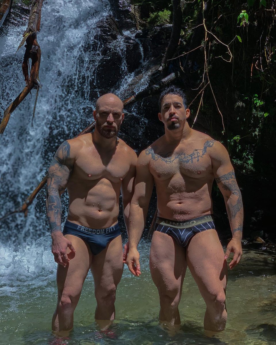 Daniel95841567's tweet photo. This two fools gym bros, decide to visit Circe island to capture Circe but she show they their iner pigs!!  #pigtf #tf #pig #transformation https://t.co/0EMPWP9B4b