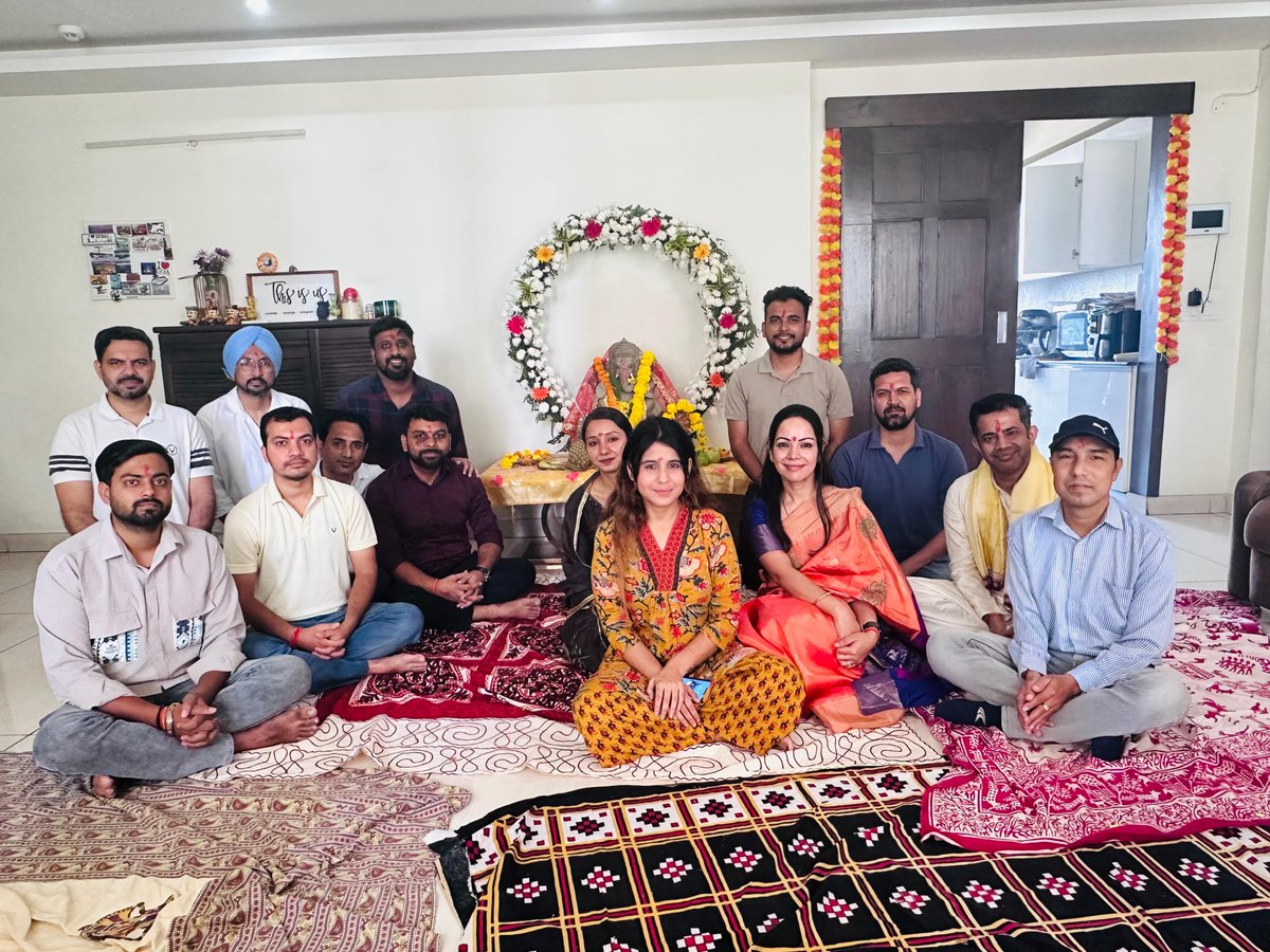 IntellinezSys's tweet image. 🙏 Ganpati Bappa Morya 🕉️

Our @IntellinezSys family came together to celebrate #GaneshChaturthi2025 with joy, devotion, and festive spirit. 🌸

📸 Sharing glimpses from the celebrations!

#TeamIntellinez #FestiveVibes #IntellinezSystems #ganpatibappamorya2025  #GaneshFestival