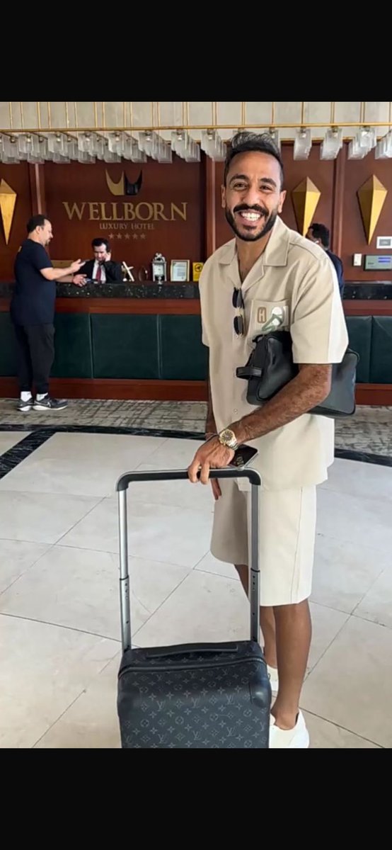 المعسكر ⚡️ 

وصول محترف نادي القادسية محمود كهربا🖤💛

#القادسية