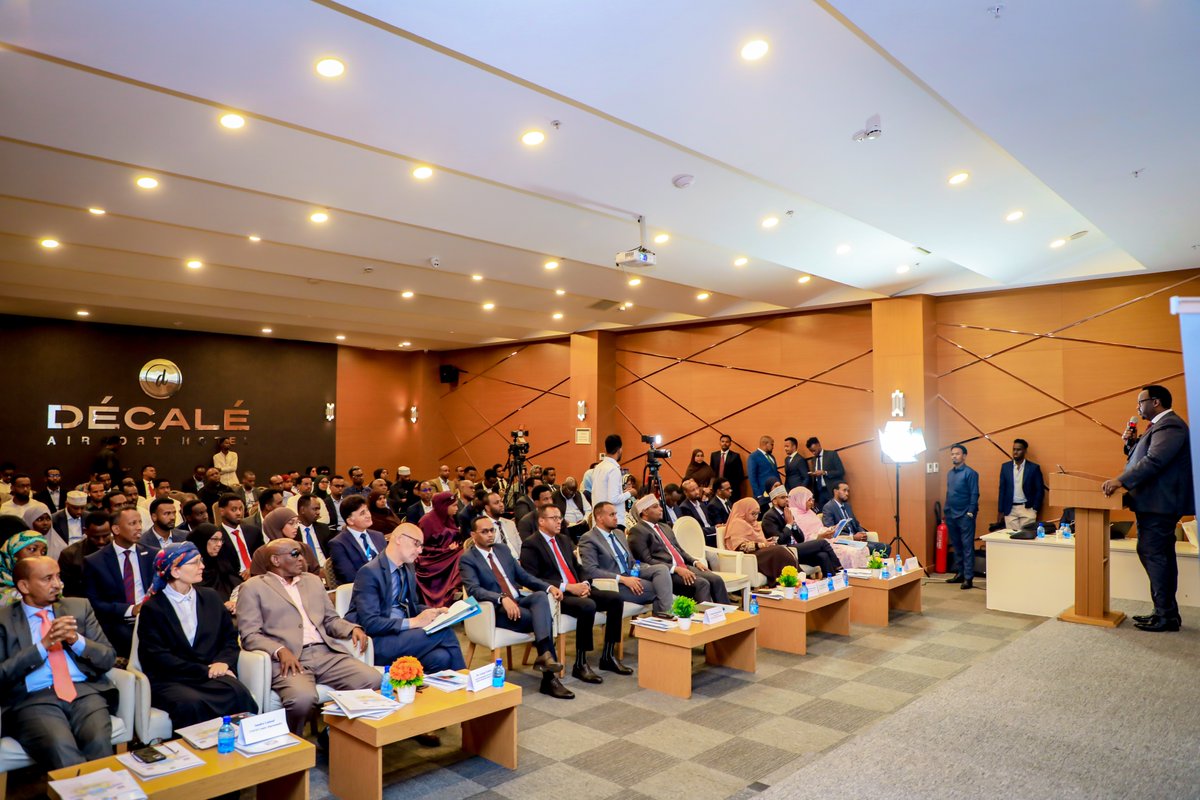 NBS_Somalia's tweet image. SNBS launched the commencement of the MICS-7 Survey in a high-level event unveiled by H.E. Salah Ahmed Jama, Deputy Prime Minister of Somalia. The hybrid event brought together Federal & Federal Member State Ministers, including the Minister of Planning & the Minister of Labor,…