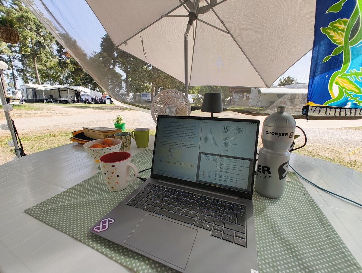 sspaeti's tweet image. #todaysoffice #omarchy