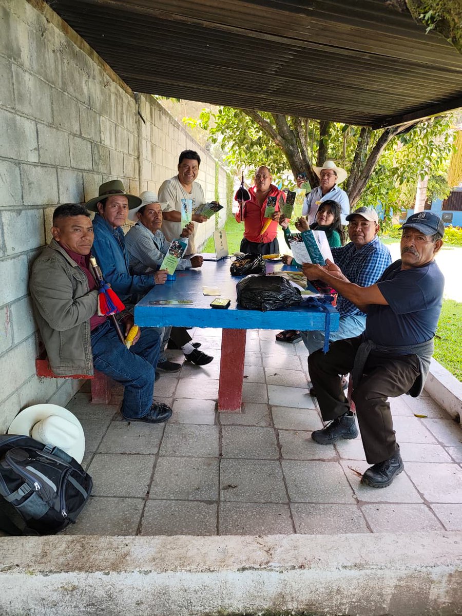 Reunión de la coordinación del Consejo Wuxhtaj en el Pueblo Mam.
 
Estamos preparando la Asamblea Ordinaria del Consejo Wuxhtaj y promocionando la Escuela Plurinacional de los Pueblos.