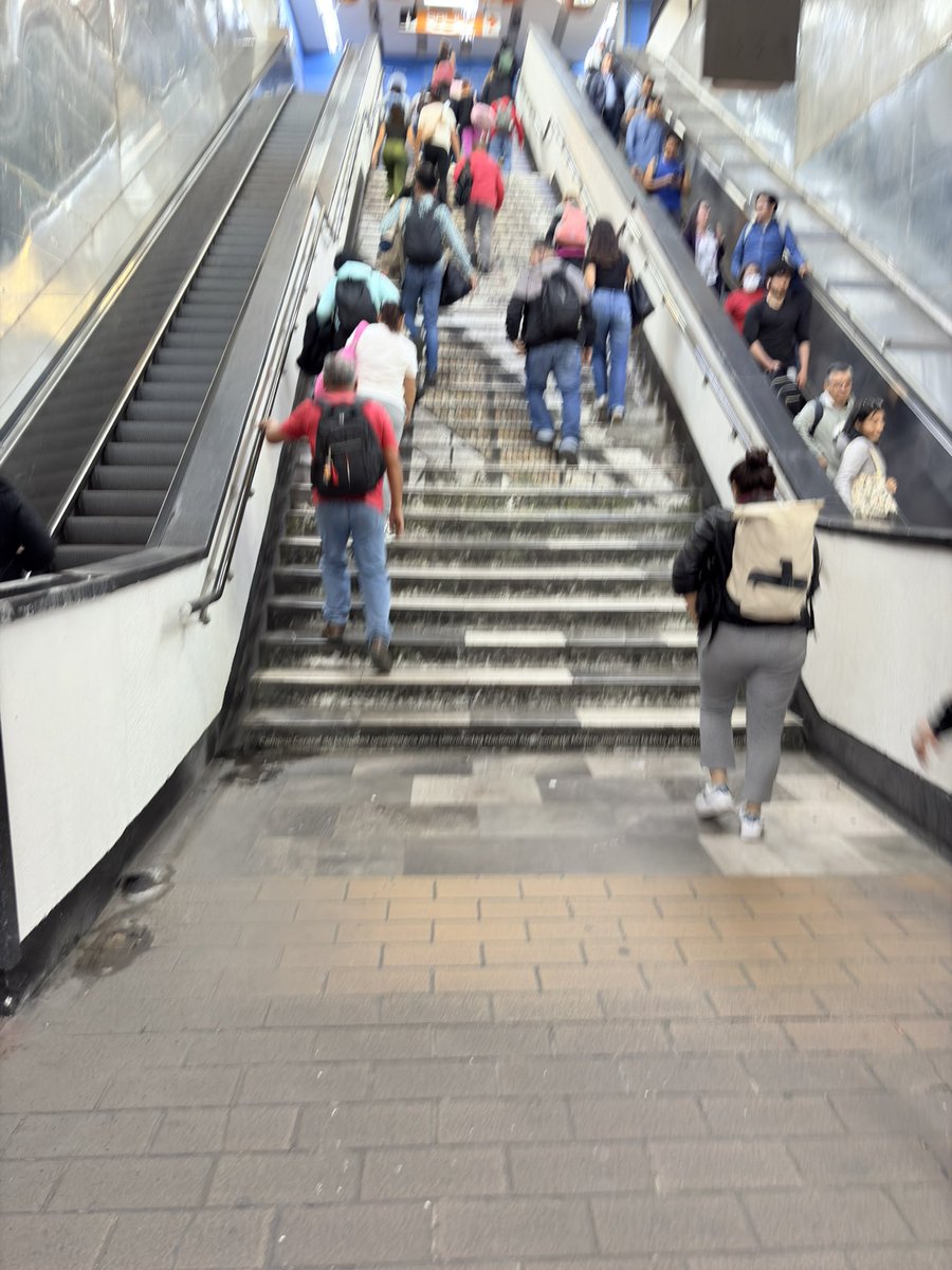 melytito's tweet photo. @MetroCDMX seguimos igual estación Polanco. https://t.co/ub9qPGkyJX