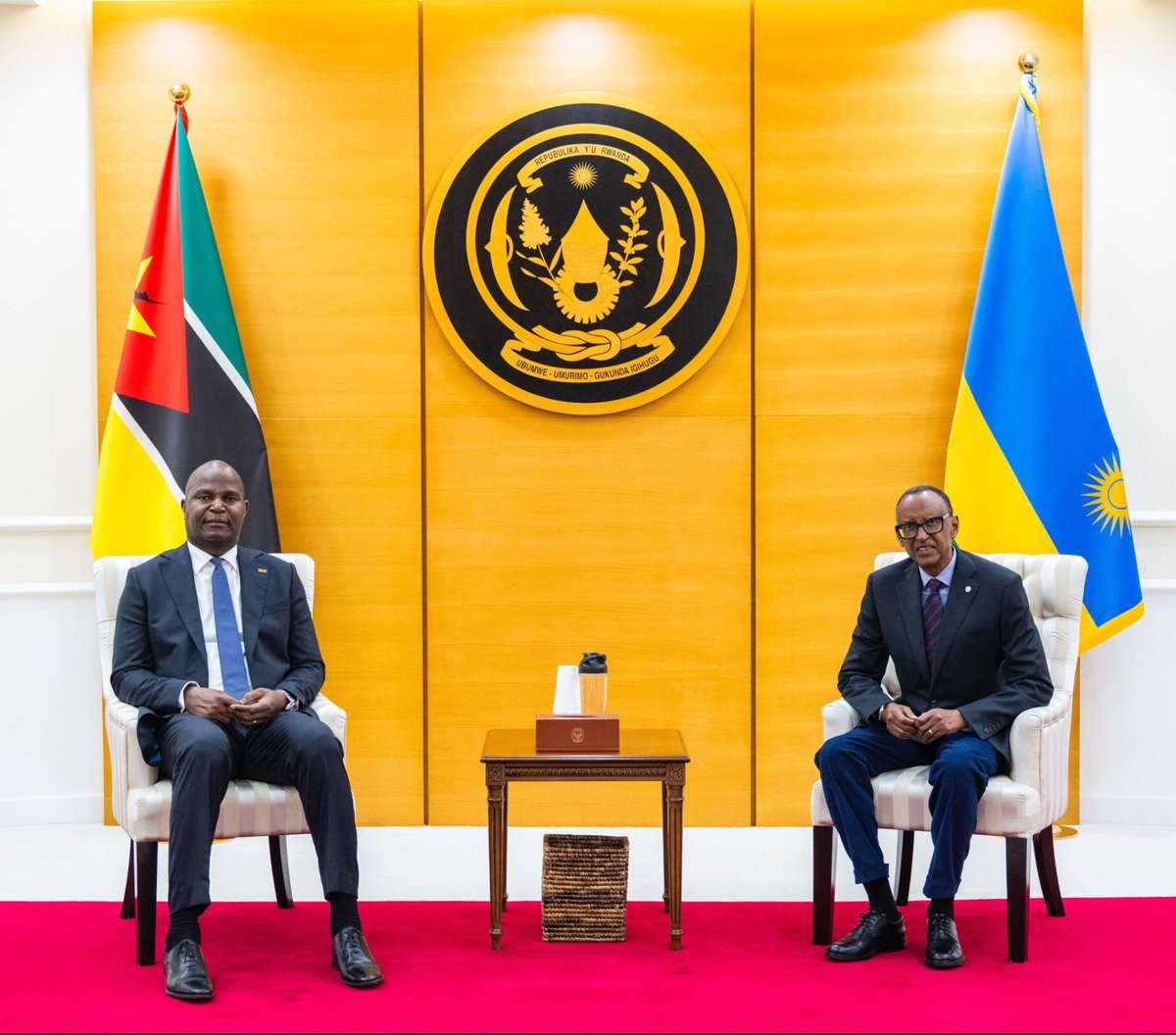 RugemaWirwanda's tweet image. HE #PK and HE Chapo,will now witness the signing of two agreements between 🇷🇼&amp;amp;🇲🇿: a Memorandum of Understanding between the #RDB and the Investment and Export Promotion Agency of Mozambique and the Status of the Force Agreement on the Support to Fight Terrorism in Mozambique.