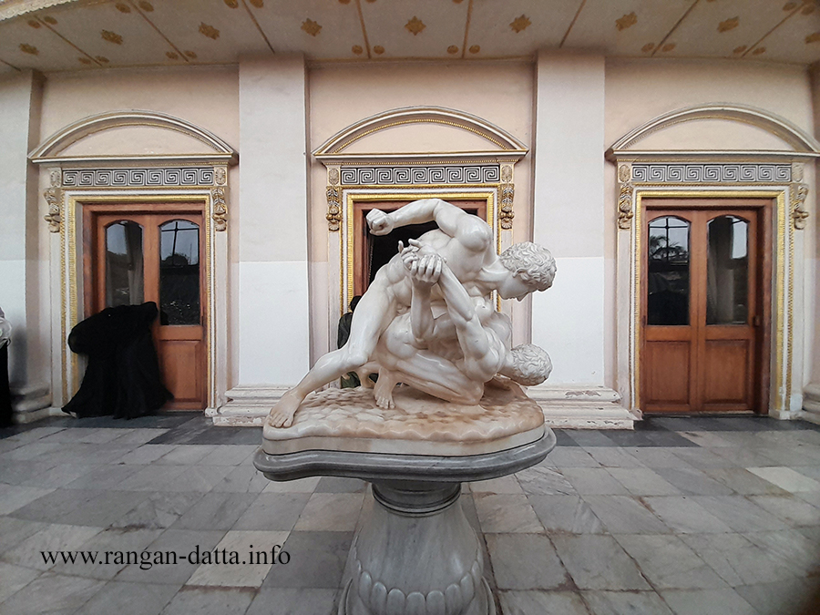 New #blogpost alert!

Chowmahalla Palace #Hyderabad 

Explore the royal residence of the Nizams, which has now been converted into a #museum  

tinyurl.com/y5dj7ctu