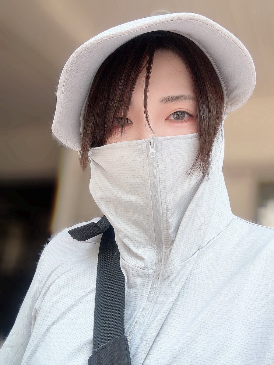 日中これで歩いてるけど、怪しい者ではありません🫩