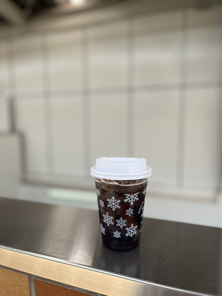 超下戸なので

キンキンのビールは飲めないため
キンキンのコーラでも大満足

アイスカップに入れて飲むの
やめられない