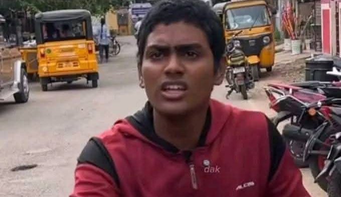 Just now knowing that Aakko Song Lyricist is Vignesh shivan..