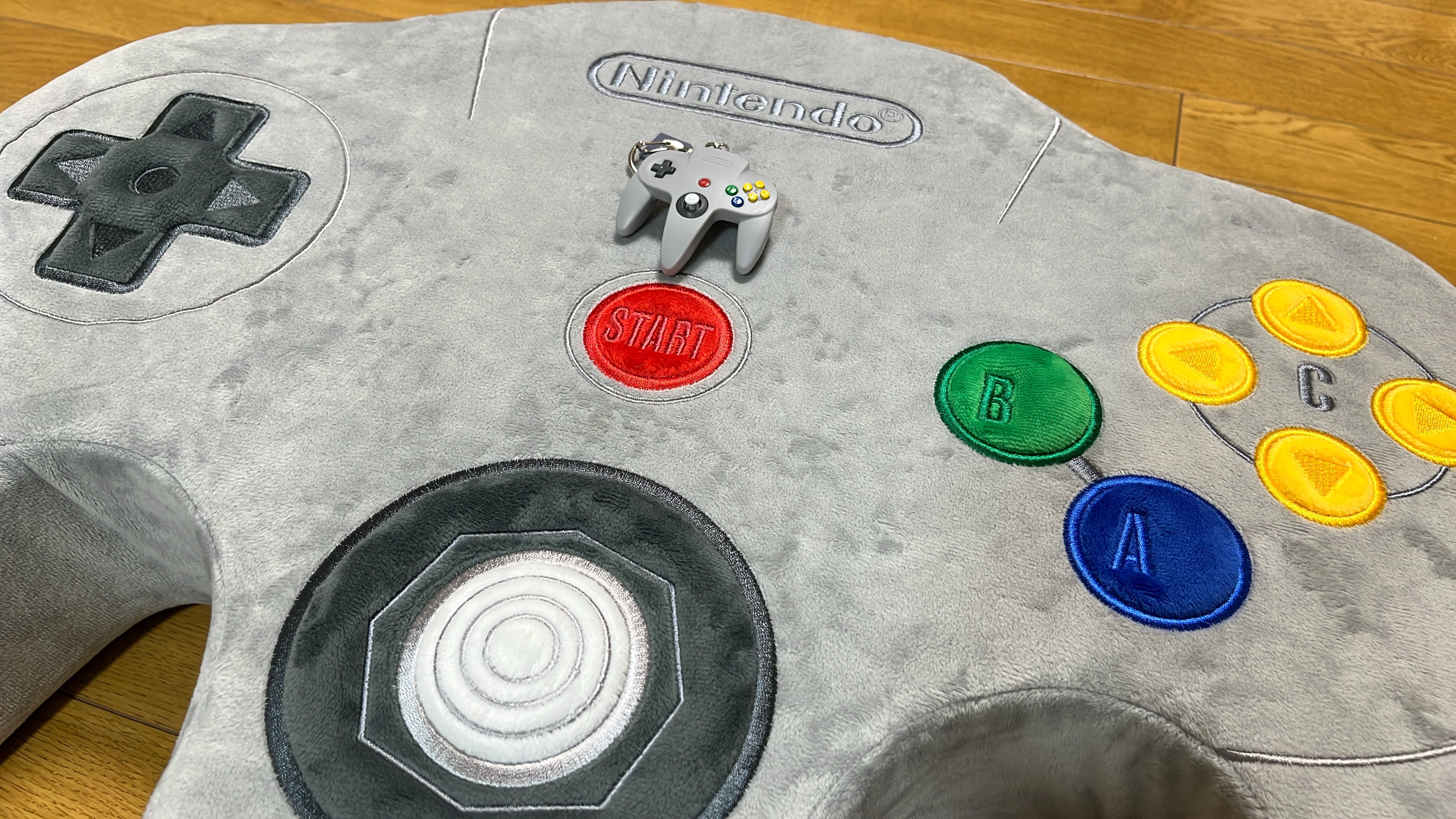 貴重！ 任天堂 ハードキーホルダー 3個+オマケ5個 貴重！ 任天堂 ハードキーホルダー 3個+オマケ5個 Amazon.co.jp