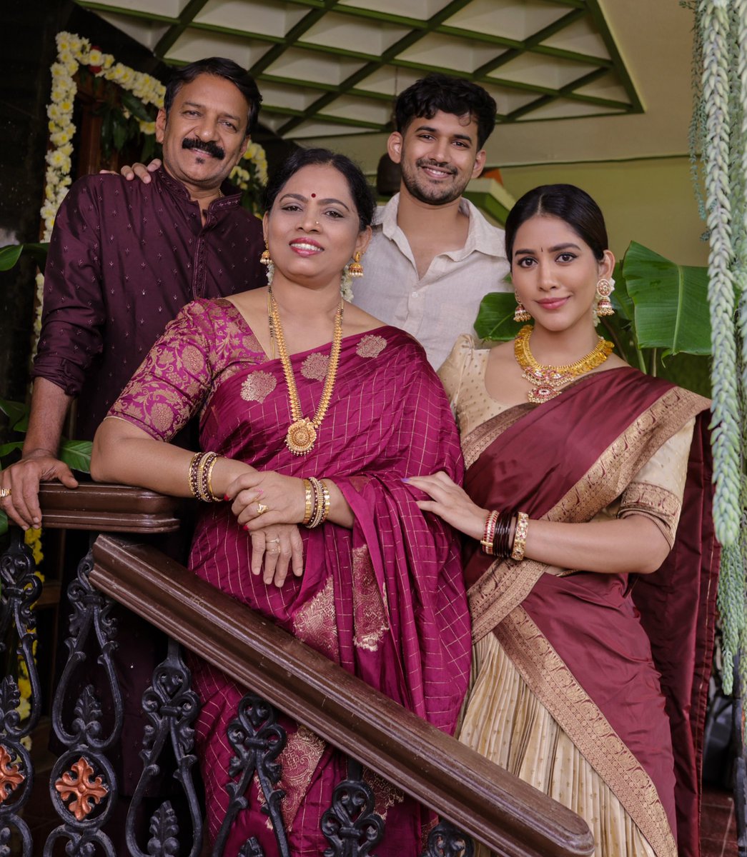 NabhaNatesh's tweet image. ಎಲ್ಲರಿಗೂ ಗಣೇಶ ಚತುರ್ಥಿ ಹಾರ್ದಿಕ ಶುಭಾಶಯಗಳು .
అందరికీ హార్దిక వినాయక చవితి శుభాకాంక్షలు .
அனைவருக்கும் இனிய விநாயகர் சதுர்த்தி நல்வாழ்த்துக்கள்.
Wishing you all a very Happy Ganesh Chaturthi ❤️
#GaneshChaturthi2025 #VinayakaChaturthi2025