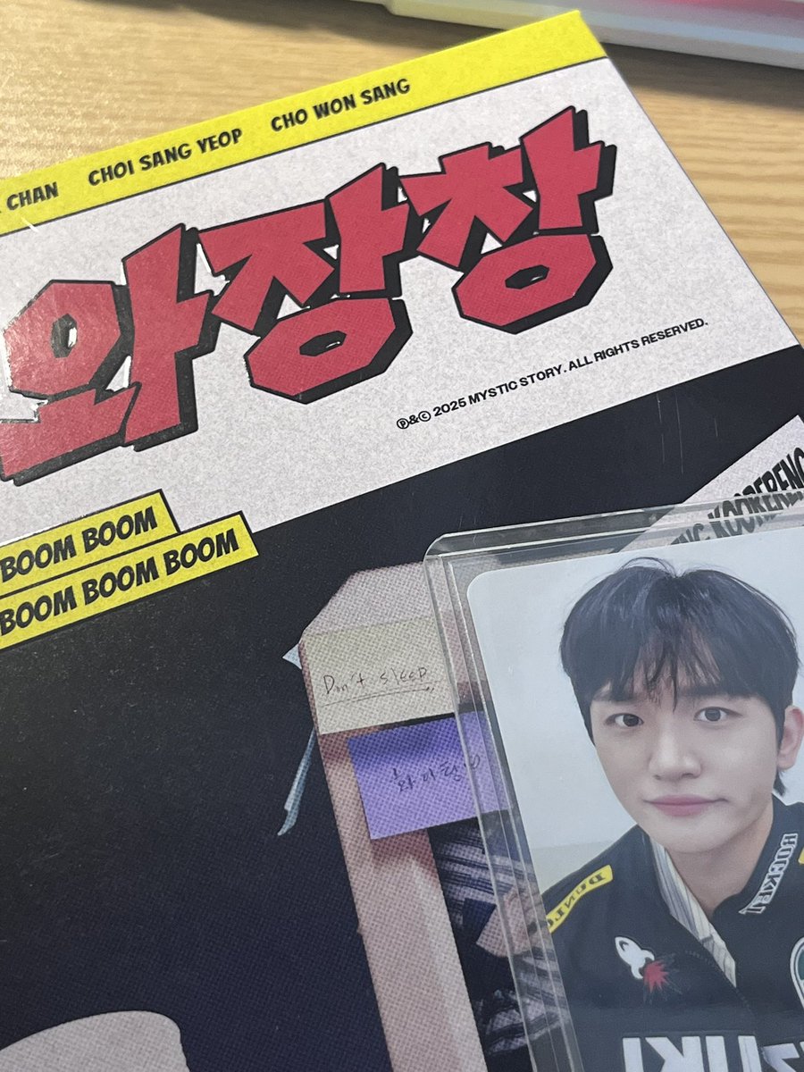 #RT 이벤트

모비의 지갑이 돌아온 기념으로.. #rt 해주신 분들 중 한 분 뽑아서 와장창 앨범이랑 미공포 라이더 원상 드릴게요!! (앨범은 개봉인데 원하시는 멤버 넣어드릴게요☺️) 당발 8/30 원상시🦝