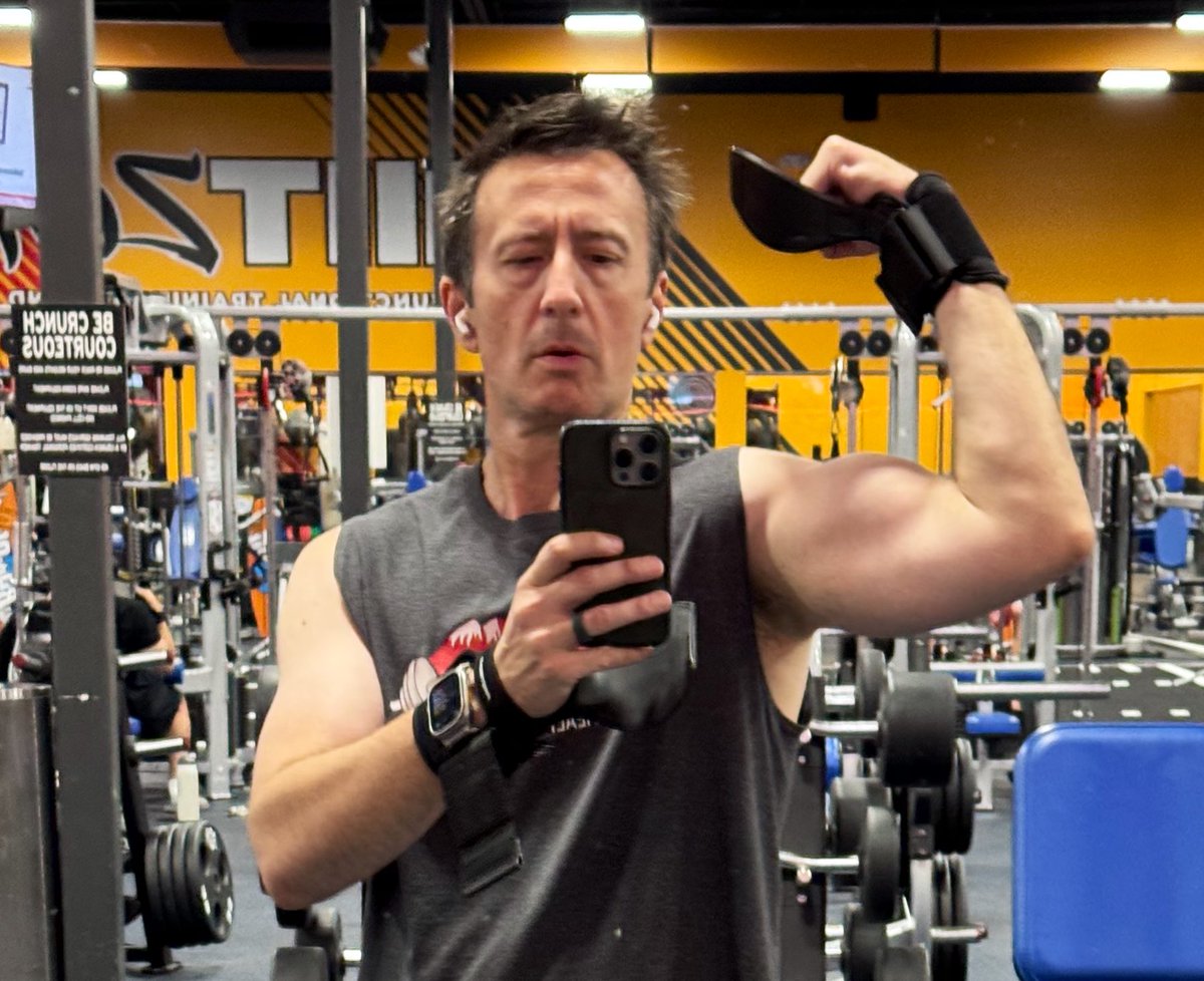 Gun pic on actual bicep day.  Post your guns here…