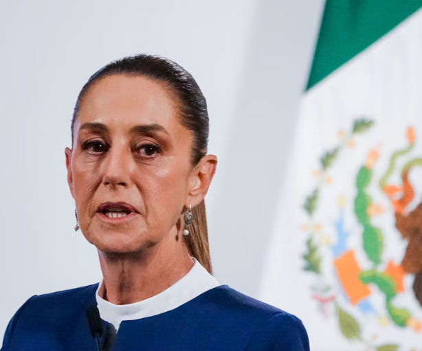 Claudia Sheinbaum niega que la CDMX esté gobernada por cárteles.- 
La presidenta Claudia Sheinbaum pedirá a la SRE que envíe al asesor de la Casa Blanca, Stephen Miller, las cifras de seguridad de la CDMX. 
politicus.mx/vernoticia.php…