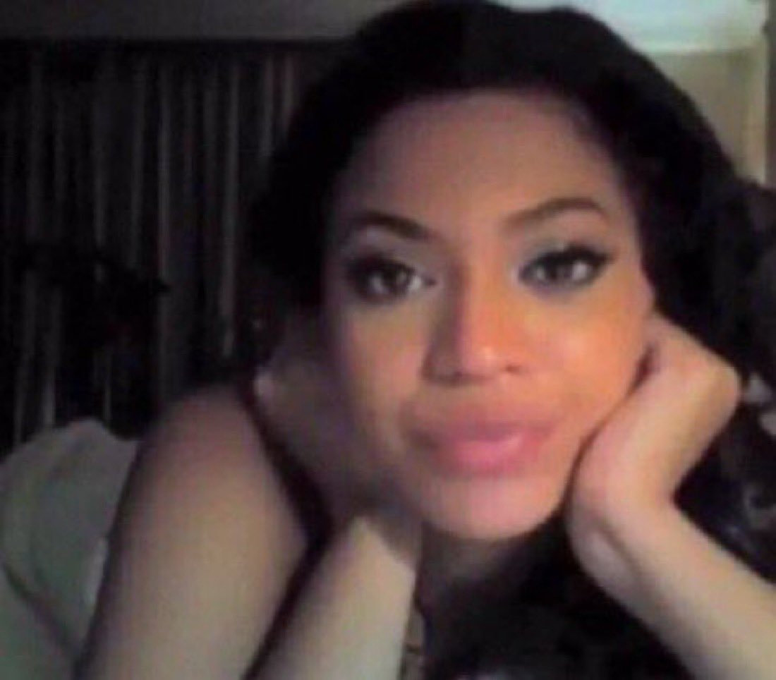 none of my favs want me to save money at all going on these damn tours man…first nicki, beyoncé this year…&amp; now ariana next year 😩