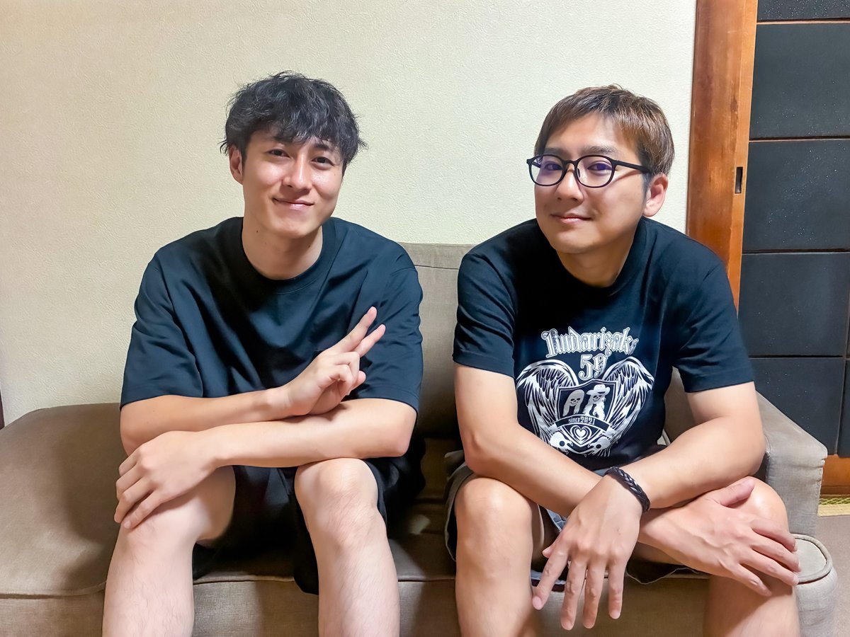 1日巻き戻りまして昨日の話。

先日大成功した「清流光神ハクジャオー脱皮プロジェクト」で企画されていた「ハクジャオーたいそう」のレコーディングでした。楽曲制作ちゃんと進んでるんじゃお🐍

写真はZEROto代表・地方創生HEROES理事長の榎本まさひろくんと。

楽しみにしててナァ！！！