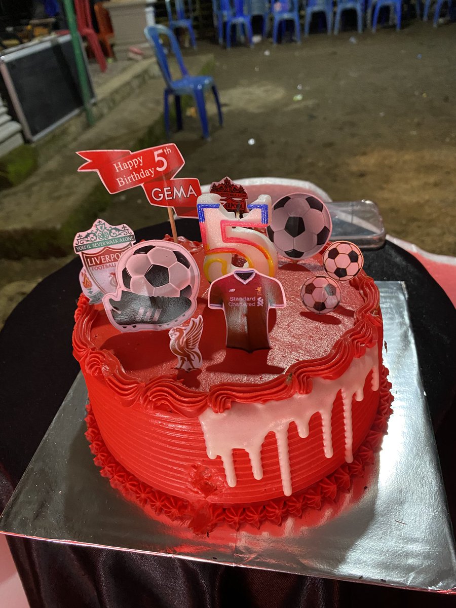 CHWinokan's tweet photo. Selamat ulang tahun our gemstone❤️ https://t.co/f8QFIhM1Ri