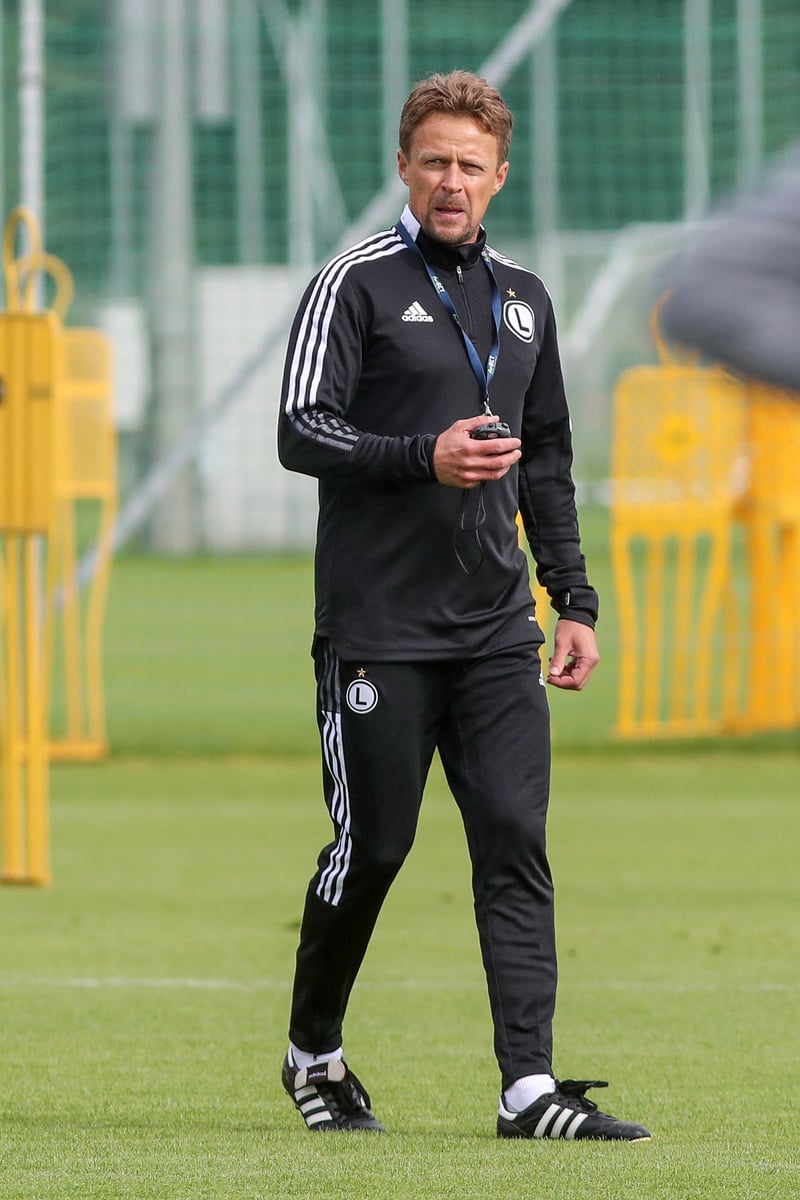 Intervenuto <a href="/Teleradiostereo/">Tele Radio Stereo 92.7</a>, Piotr #Jacek, ex allenatore #Legia, ha parlato di #Ziołkowski: "Ha una grande disciplina e una forte mentalità".

Per ascoltare l'intervista:

teleradiostereo.it/podcast/27-08-…

<a href="/RInfascelli/">Roberto Infascelli</a> <a href="/AndreaCorallo10/">Andrea Corallo</a> <a href="/augustociardi75/">Augusto Ciardi</a>