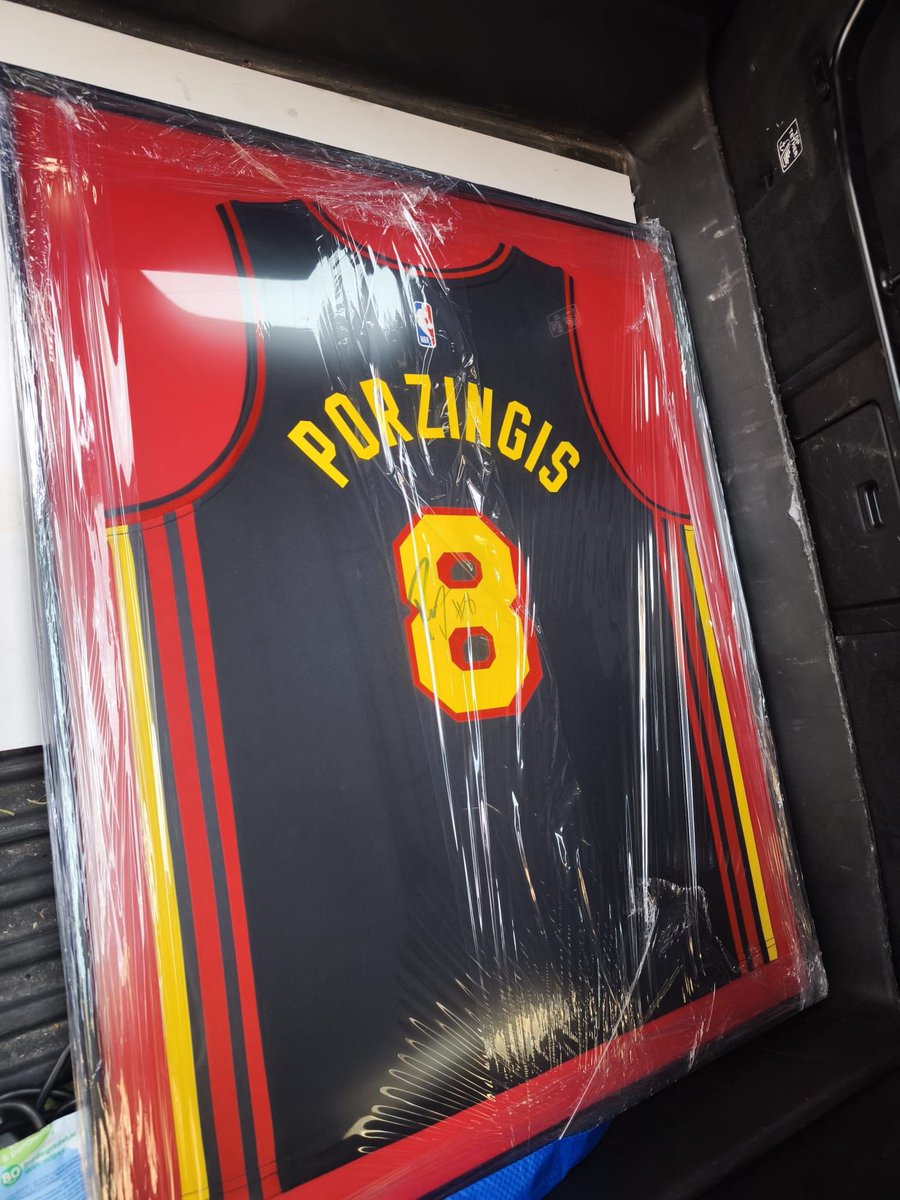 Paciņa saņemta ! Par lielu Latviju šovakar ! 🇱🇻 <a href="/basketbols/">Latvijas Basketbola savienība</a> <a href="/kporzee/">Kristaps Porzingis</a> <a href="/ATLHawks/">Atlanta Hawks</a> #EuroBasket