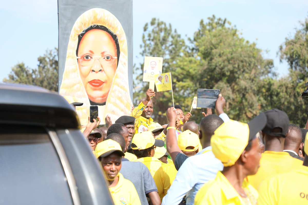 UPDATE: Kumi District; Anita Among has taken a commanding lead with 131 votes, while Rebecca Kadaga has registered zero. 

#NRMDelegatesConference
#TayariWestUpdates