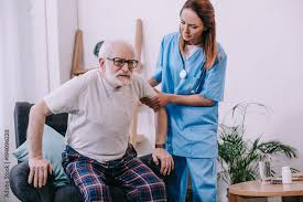 - D'mon temps les pioches les filets à insectes et les aiguisoirs étaient des consommables !

- Oui Monsieur, c'est l'heure de vos cachets puis de la sieste Monsieur, hop hop hop !