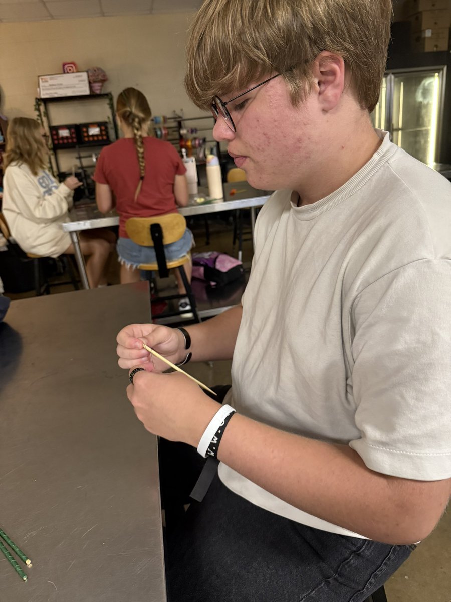 PHS Florists are continuing to grow their skills! 🌸 Yesterday’s focus was mastering proper taping &amp; wiring techniques, a detail that’s often overlooked but makes all the difference in floral design. 🌿✨ #ProsperProud <a href="/ProsperHS/">Prosper High School</a> <a href="/JimmyFrideley/">Jimmy Frideley</a> <a href="/prosperCTE/">Prosper CTE</a>