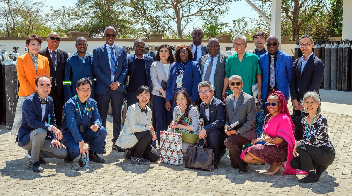 FGFJ_en's tweet image. The final stop of the #Zambia 🇿🇲 site visit on Aug. 13 was the National Heart Hospital. Opened in 2022, it is  Zambia&apos;s only hospital specializing in cardiovascular diseases,  equipped with an oxygen plant &amp;amp; emergency power supply facilities.  #medicaloxygen shortages emerged as…