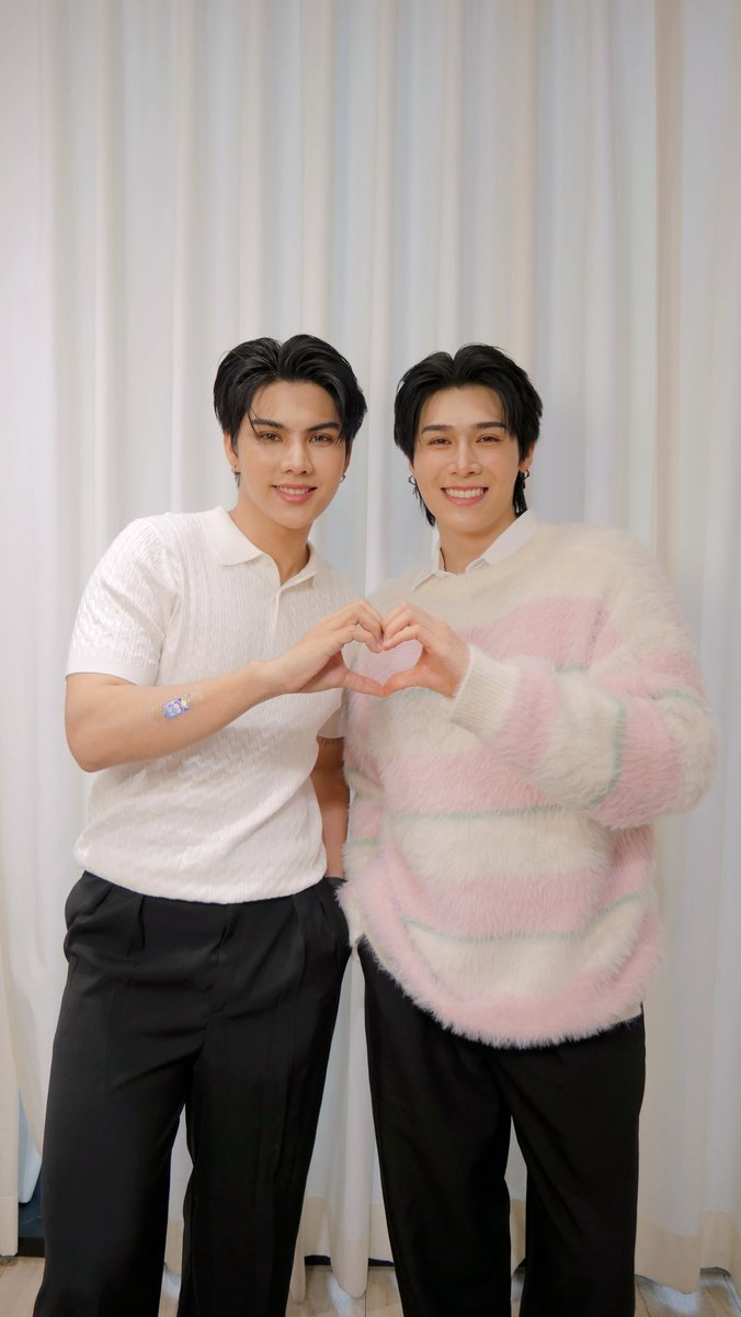ขอบคุณ CuteRabbit ที่ชวนฟอร์ดและพีทมาร่วมกิจกรรมสนุกๆในวันนี้ 🐰✨

FORTPEAT WEIDIAN LIVE 
#CUTERABBITXFORTPEAT
