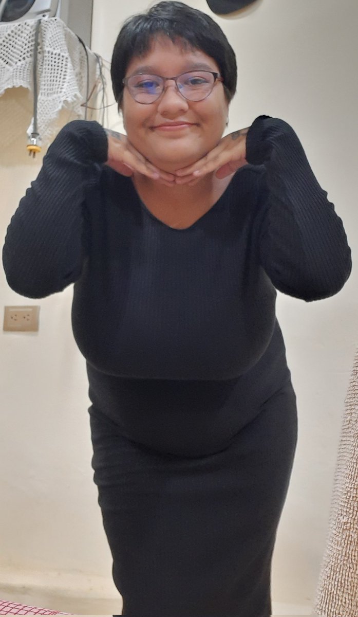 Got invited to have some bday Food yayy 
>w<