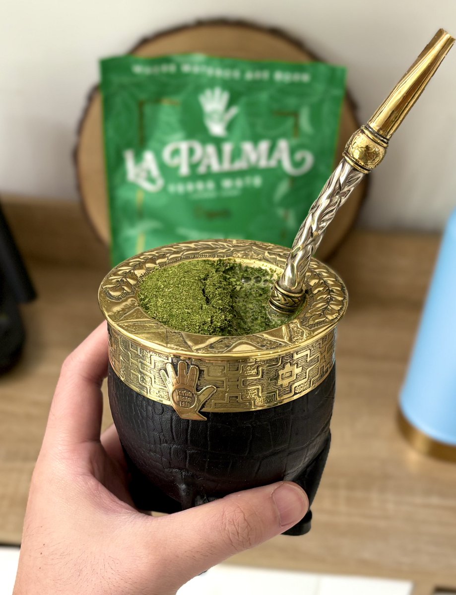 1 Week progression of drinking yerba mate🧉

Day 1: 🤮
Day 2: 🤢
Day 3: 😣
Day 4: 😕
Day 5: 🤨
Day 6: 😏
Day 7: 🤤