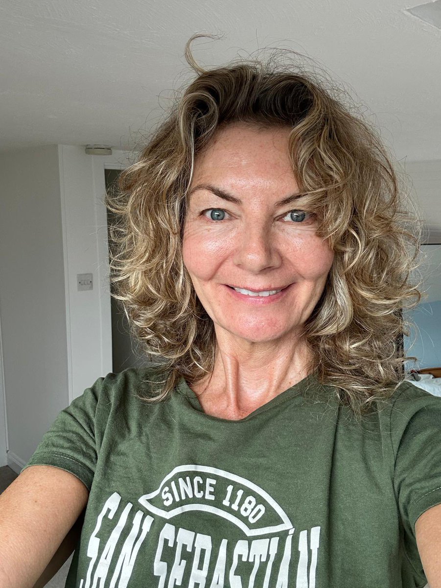 Washed my hair. Towel dried it. Now I look like Robert Plant. 🤦‍♀️🤷‍♀️