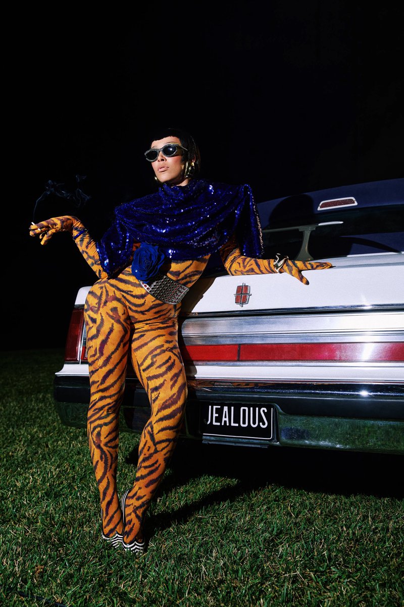 4K/UHQ: Doja Cat on the set of the “Jealous Type” music video.