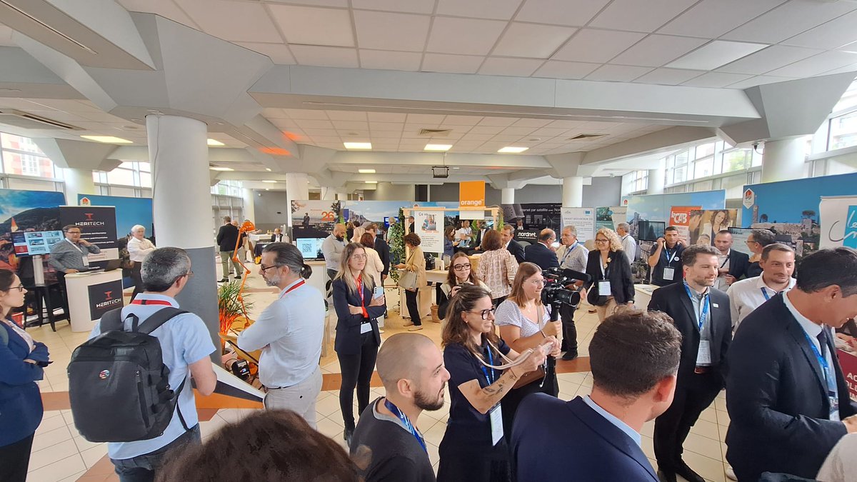 Ruralitic, c'est parti et c'est jusqu'à demain soir.
Pour des conseils très haut débit pour voter commune, c'est sur le stand Orange.