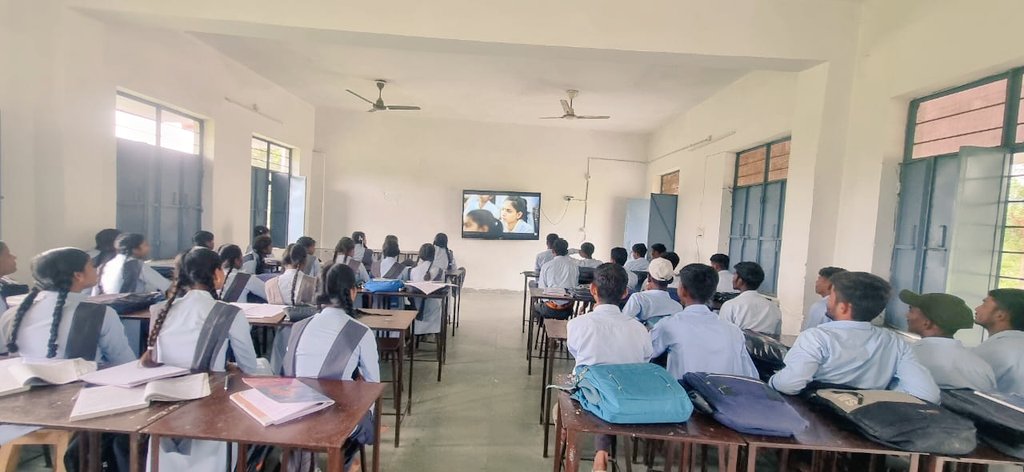 deosalumber's tweet photo. #Salumber
#Sveep
सलूंबर जिले के ब्लॉक ➡️ जयसमंद व सेमारी के राजकीय विद्यालयों में अगस्त माह की #ईएलसी_गतिविधि के अंतर्गत #आदर्श_मतदान व #निर्वाचित्र फिल्म का प्रदर्शन व कार्ड खेल के माध्यम से मतदाताओं को जागरूक किया गया ।
@ECISVEEP @CeoRajasthan
#YouthVoter
#ElcSchool https://t.co/AjdSx3RaYY