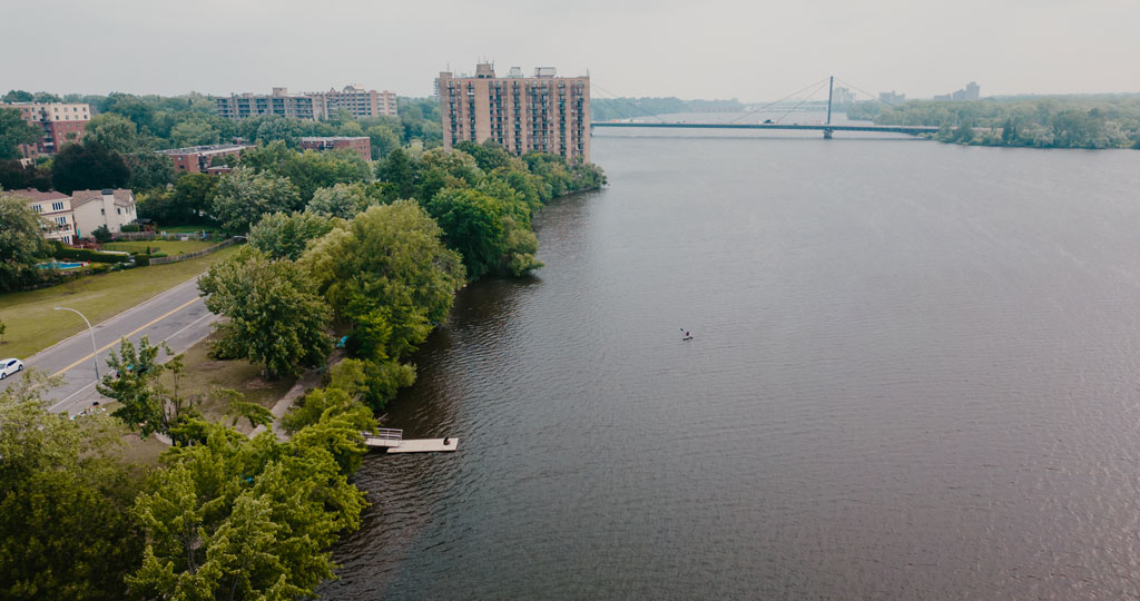 Trame verte et bleue🌳| Les Lavalloises et les Lavallois pourront bientôt profiter de nouveaux espaces naturels bonifiés et accessibles grâce à la restauration de plusieurs berges de la rivière des Prairies.
➡️bit.ly/4mBR3Ly