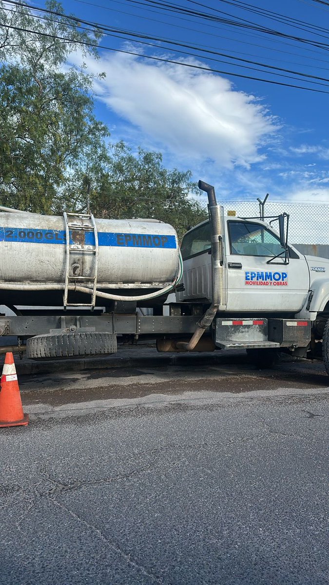 Luz Elena Coloma 🇪🇨 (@zulnelea) on Twitter photo Aquí siguen <a href="/ObrasQuito/">Obras Quito</a> segundo día sin trabajar. Ayer iniciaban la repavimentación anunciada. Vía Santa <a href="/zonaltumbaco/">Zonal Tumbaco</a> <a href="/pabelml/">Pabel Muñoz L.</a> . Aquí siguen <a href="/ObrasQuito/">Obras Quito</a> segundo día sin trabajar. Ayer iniciaban la repavimentación anunciada. Vía Santa <a href="/zonaltumbaco/">Zonal Tumbaco</a> <a href="/pabelml/">Pabel Muñoz L.</a> .