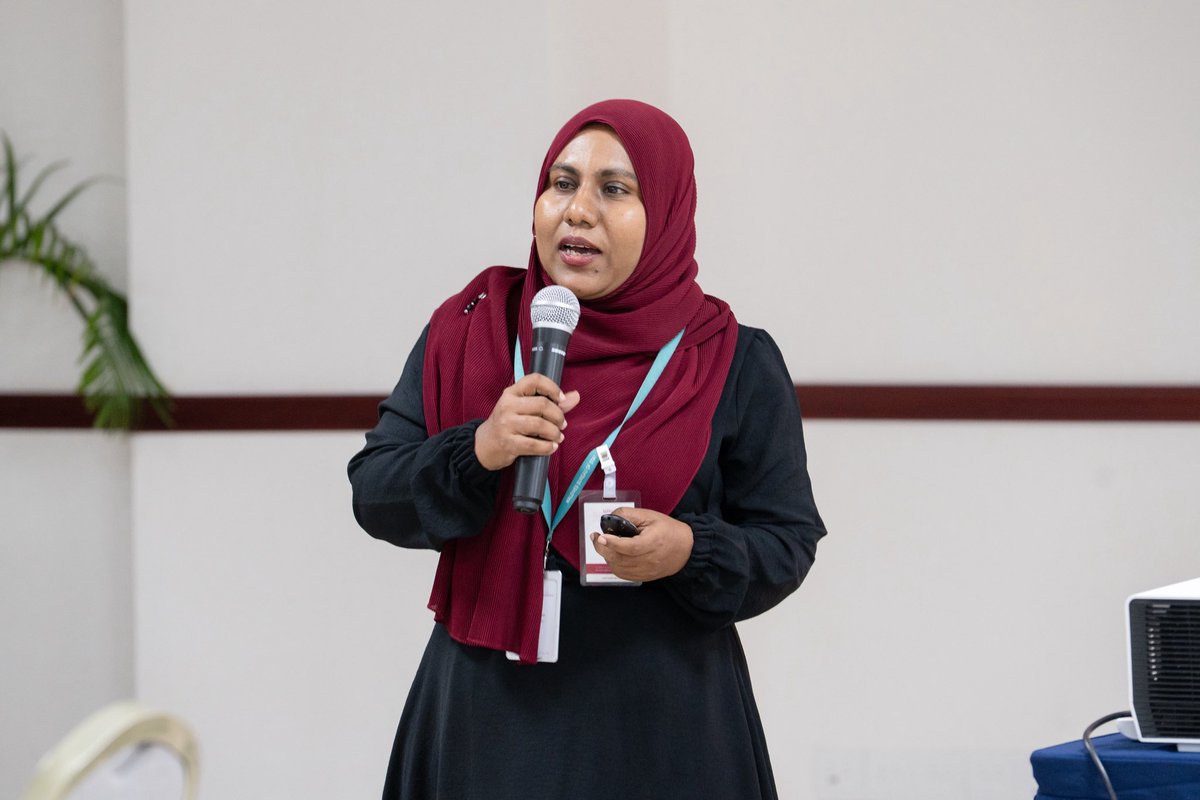 ތަފާސްހިސާބާއި މަޢުލޫމާތު ބޭނުންކޮށްގެން ދިވެހިރާއްޖޭގައި ސިޔާސަތު އެކުލަވާލުން ހަރުދަނާކުރުމާ ގުޅޭގޮތުން، މޯލްޑިވްސް ބިއުރޯ އޮފް ސްޓެޓިސްޓިކްސްއިން ރައްޔިތުންގެ މަޖިލީހުގެ މެންބަރުންނަށް ބޭއްވި ސެޝަން