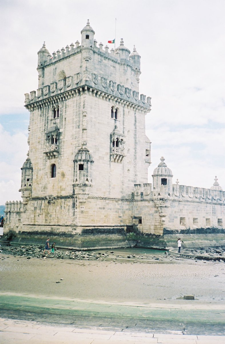 Flying into Lisbon 2 days early, before playing LAV on September 10 🇵🇹⚔️🖤

Send us suggestions/recs of things to do and places to explore!!