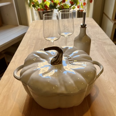 LABOR DAY WEEKEND MEGA SALE starts today! In-store only. 50% OFF Cookware, Bakeware, Stemware, Small Appliances! Topnotch brands. Wonderful opportunity for Christmas Gift Shopping! maplerunemporiums.com/collections/st…