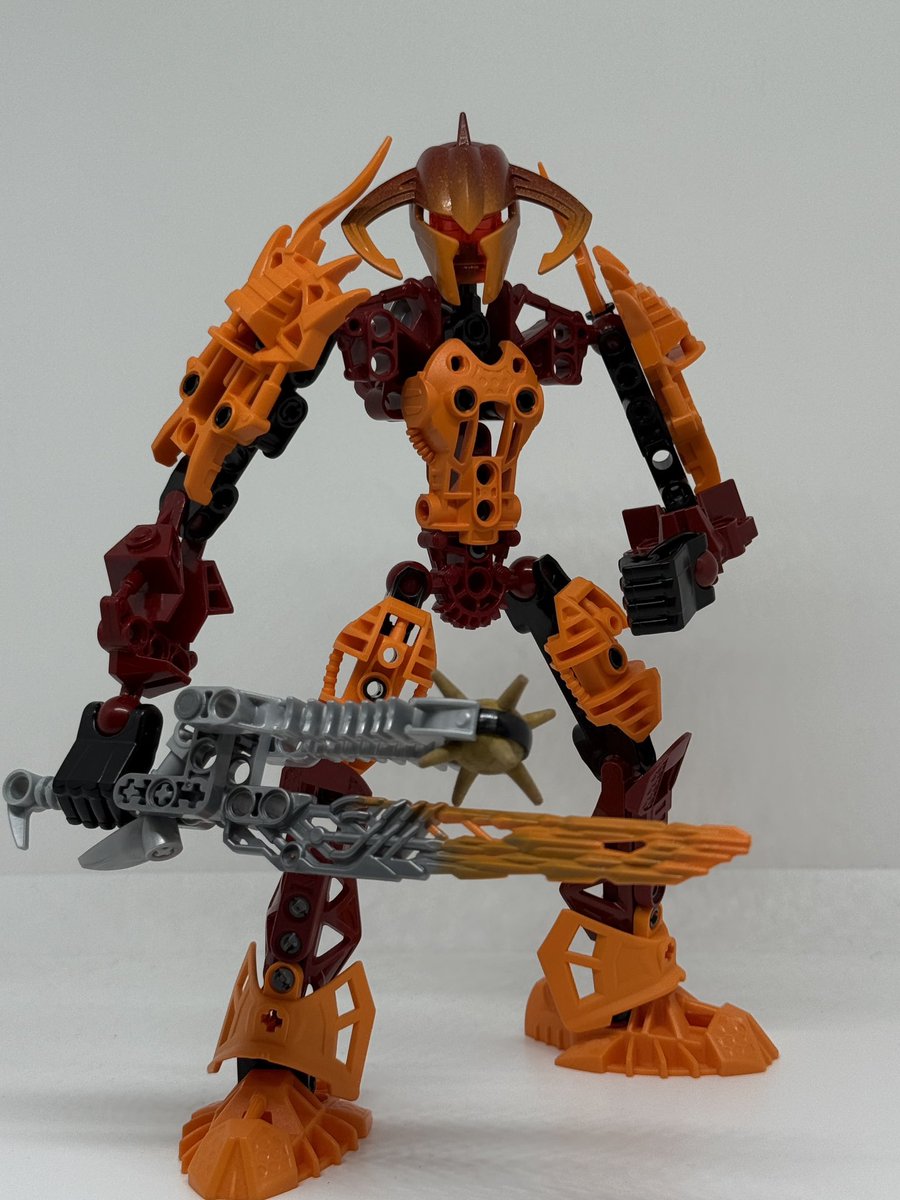 Sometimes when I make custom masks for people, I get inspired by it and make quick builds around em before I ship em off