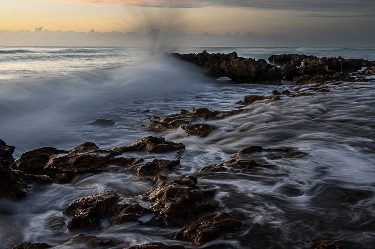Today’s photo challenge is: Waves