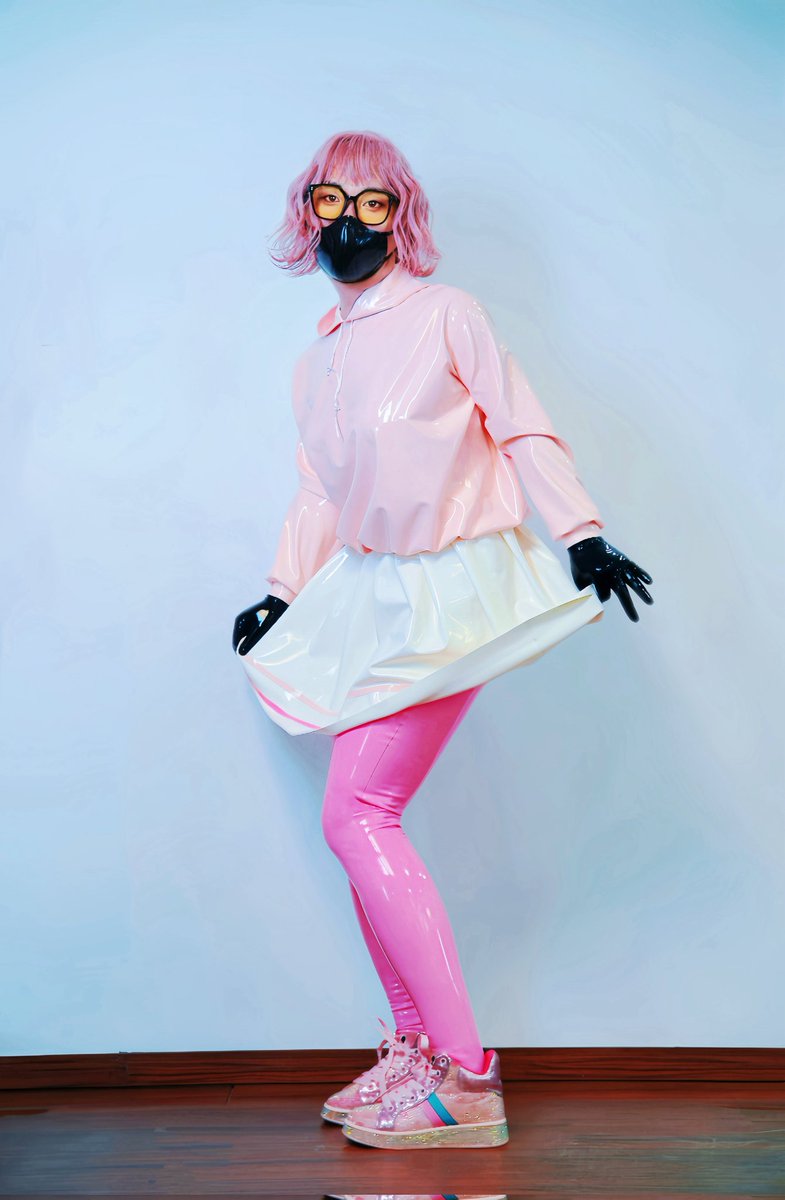 我家小骚逼～
<a href="/LatexXnj/">Latex- 小奶机</a>

胶衣: <a href="/Magiclatex712/">Magic Latex</a>
