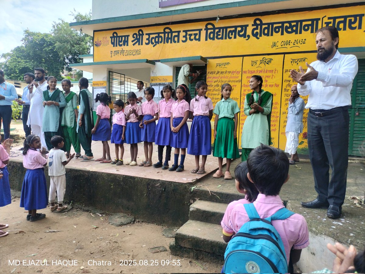 pmshriuhsd's tweet photo. Early to School, Early to Shine 
"Morning Star"
Under Project IMPACT, the students who come to school first are appreciated with tilak, garland, applause &amp; small gifts 
This practice builds punctuality, motivation &amp; joyful learning culture. PM SHRI UHS Diwankhana, Chatra Jharkhan https://t.co/KpqV2zNTIF