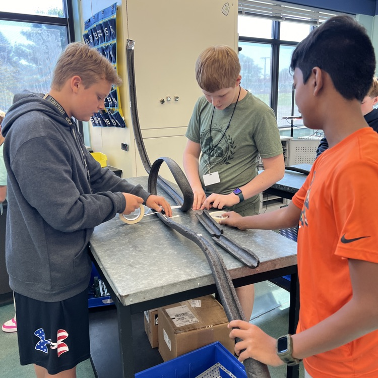 Edgewood Middle School tweet media